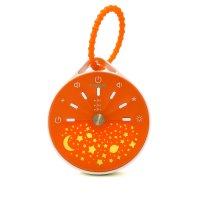 Mericare K6 hrající usínáček s noční oblohou